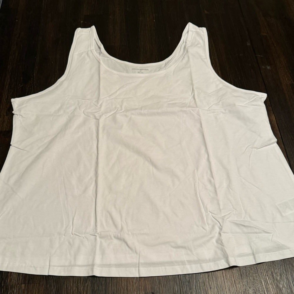 Amazon Essentials Women’s White tank top Size 3x